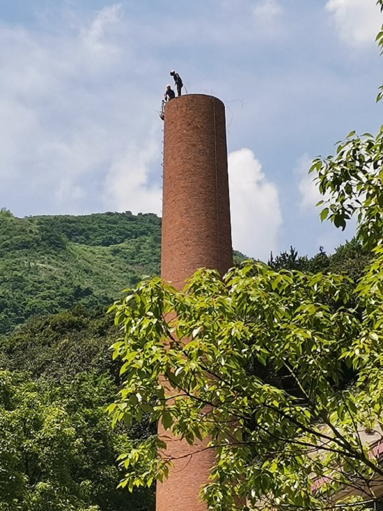 長沙煙囪拆除公司:專業(yè)與安全并重的卓越之道